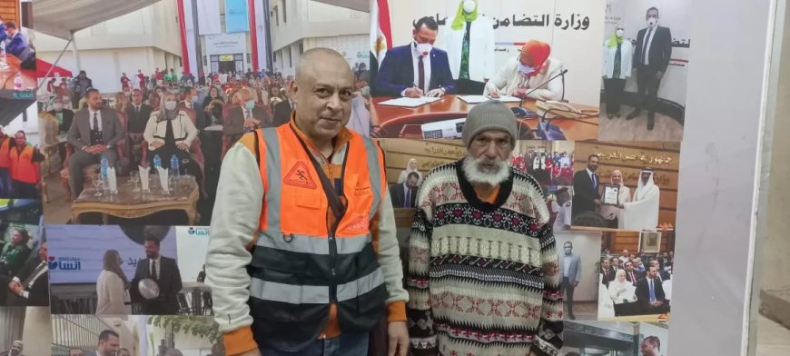التدخل السريع بالتضامن ينقذ مسناً قضى نصف عمره بالشارع بلا مأوى