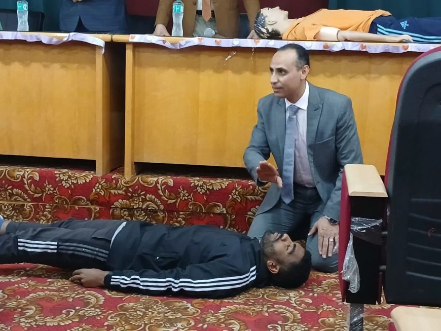 وكيل وزارة الصحة بالشرقية يقود أول دورة تدريبية للإسعافات الأولية والإنعاش القلبي الرئوي للرياضيين وأطقم التحكيم