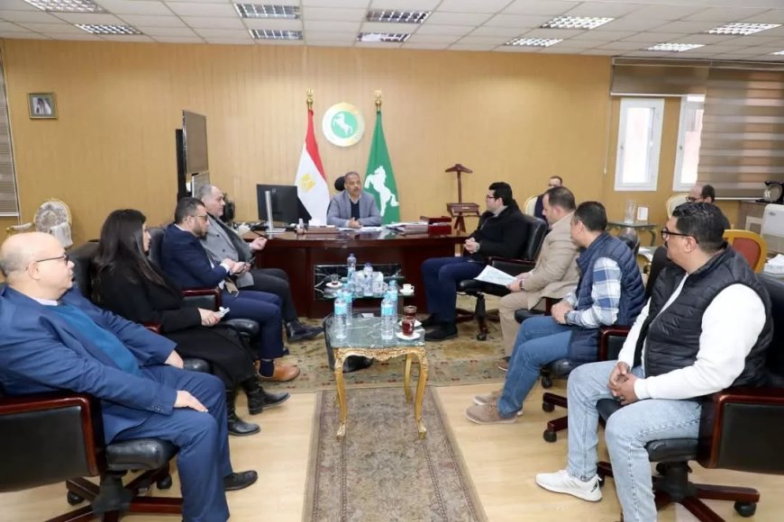 محافظ الشرقية يلتقي مساعد وزير الصحة والسكان لشئون المشروعات القومية ويعلن عن تزويد مستشفي أبوحماد المركزي بوحدة أسنان متكاملة