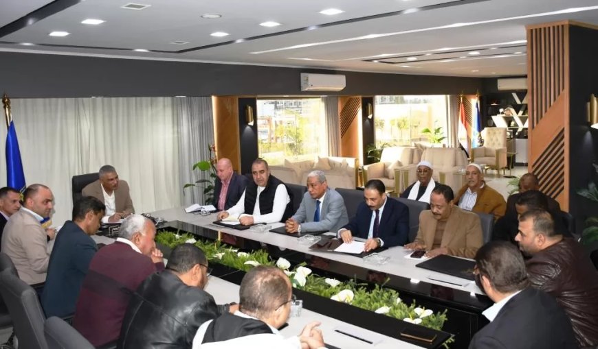 ممثلو القيادات الطبيعية والشعبية بحى شرق المدينة يقدموا شكرهم لمحافظ أسوان وجهازه المعاون للنهج الجديد لأسلوب العمل بعقد اللقاءات والحوارات المجتمعية التشاورية للإطلاع على حجم الإنجازات