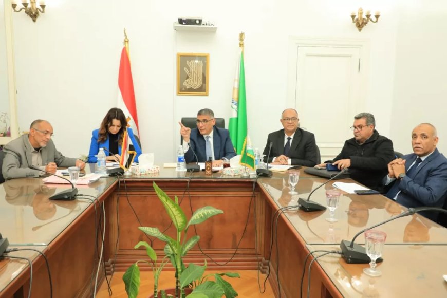 محافظ الجيزة يعقد لقاءه الدوري مع السكان لبحث الشكاوي والطلبات