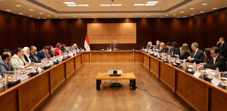 فى لقائه بعمداء كليات السياحة والفنادق على مستوى الجمهورية..           شريف فتحى يبحث تطوير نظم التعليم والتدريب..بما يتناسب مع احتياجات سوق العمل..          باقات متخصصة ومتنوعة من البرامج التدريبية ..للدمج بين الجانبين النظرى والعملى
