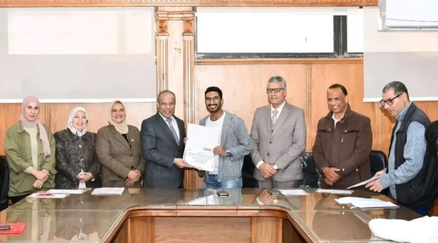 جامعة قناة السويس تكرم الفائزين بمسابقتي الطالب المثالي والشطرنج