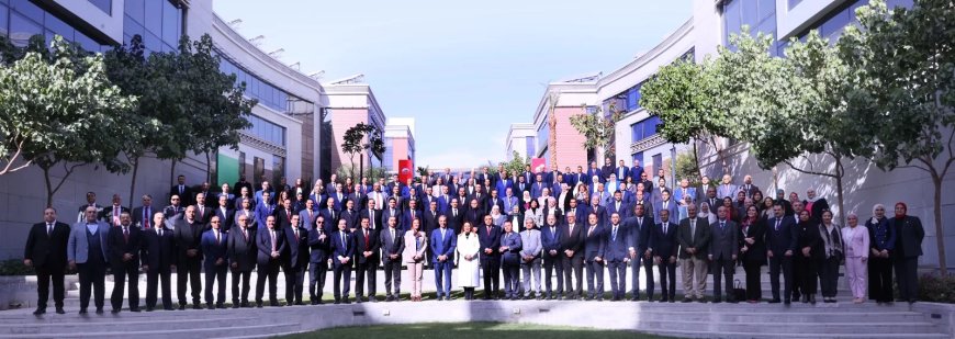 بالتعاون بين وزارة الاتصالات والأكاديمية الوطنية للتدريب  الدكتور/ عمرو طلعت وزير الاتصالات وتكنولوجيا المعلومات يشهد حفل تخرج الدفعة الأولى من المبادرة الوطنية “قادة مصر الرقمية”