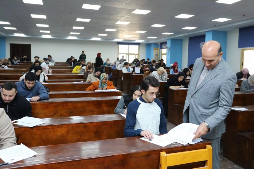 نائب رئيس جامعة الزقازيق لشئون التعليم والطلاب يستكمل جولاته التفقدية للعملية الامتحانية بكليتي طب الأسنان والعلوم