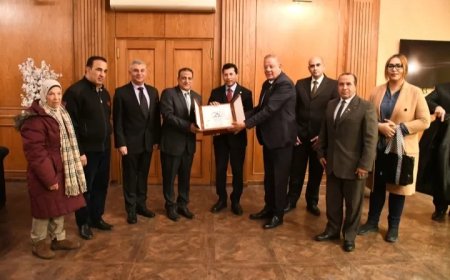 خلال لقاءه باتحادالملاكمة.وزير الرياضة يطالب بزيادة قاعدة الناشئين