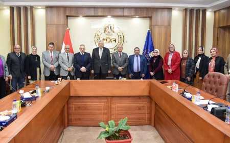 اجتماع اللجنة الدائمة لصياغة مسودة دستور الدواء المصري