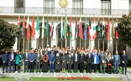 خلال إحتفالية اليوم العربي لكبار السن واليوم العالمي للعمل التطوعي بمقر جامعة الدول العربية                                                                                     رئيسة قومى  المرأة :  الدولة  تولى اهتمامًا بكبار السن  ودستور 2014 أكد على حماية حقوق المسنين