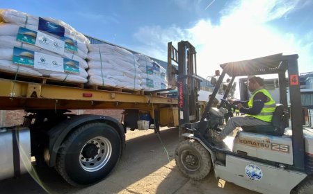 “صناع الخير” تنهى استعدادها لانطلاق شاحنات قوافل دعم غزة