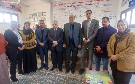 قرية النسيج بسوهاج تستقبل اللقاء الحوارى حول " دور العمال فى النهضة التنموية"