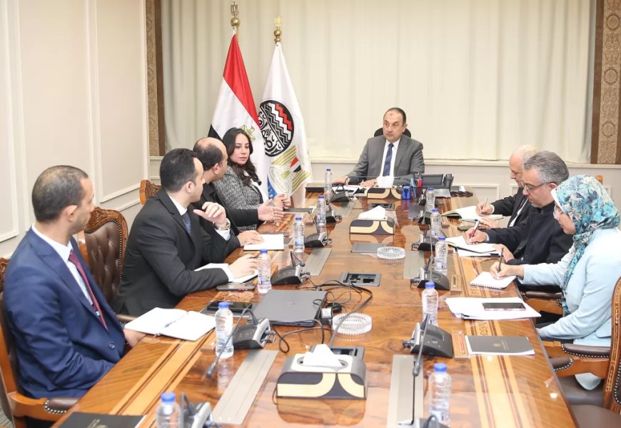 وزير قطاع الأعمال العام يلتقي وفدا من المبادرة الوطنية لتطوير الصناعة المصرية “ابدأ” لتعزيز التعاون المشترك