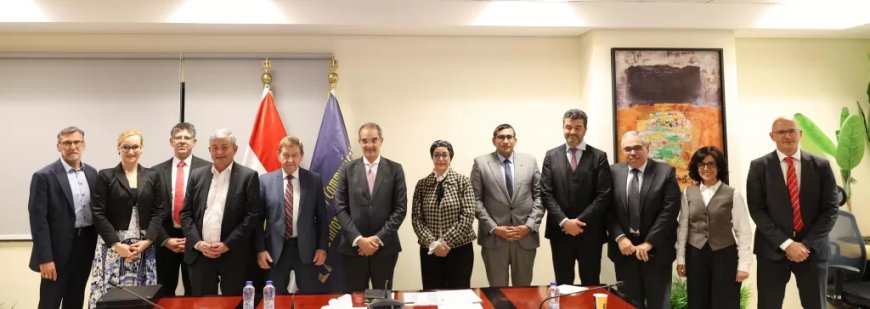 الدكتور/ عمرو طلعت يبحث مع وفد من اتحاد الصناعات فى ولاية بافاريا الألمانية جذب الاستثمارات لقطاع الاتصالات