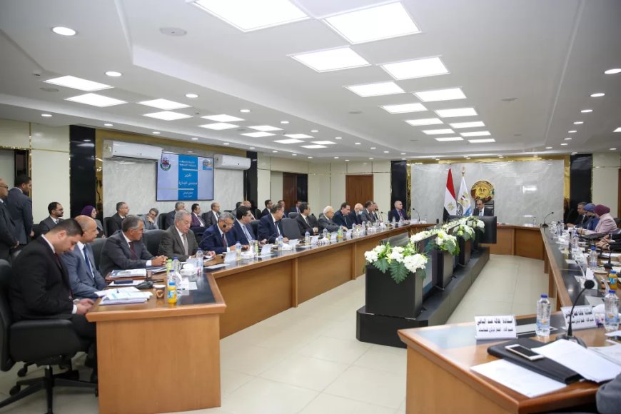 وزير قطاع الأعمال العام يعتمد نتائج أعمال “القابضة الكيماوية ” 2023/2024.. 13.7 مليار جنيه صافي الربح بمعدل نمو 38%.. وصادرات تقترب من 6 مليارات..