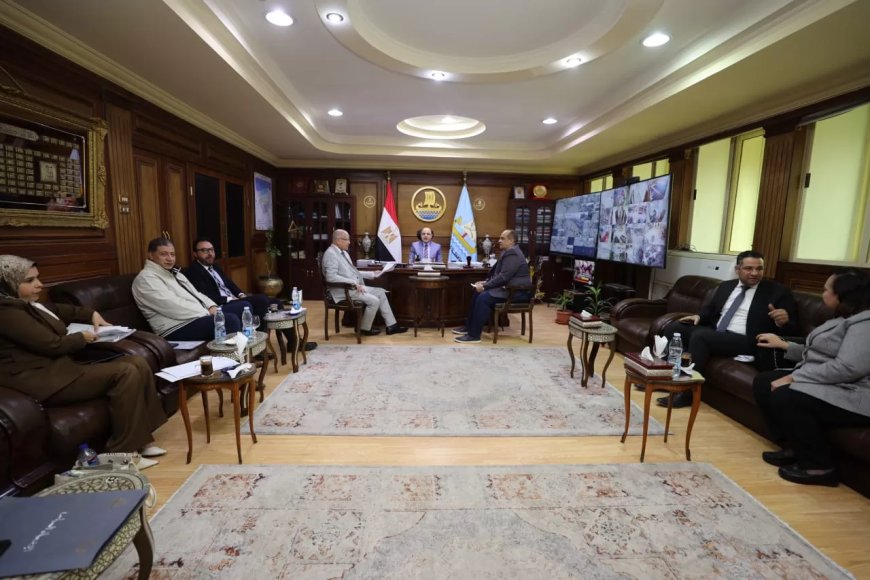 محافظ كفر الشيخ يبحث ملفات خدمية ومشكلات الدوائر مع أعضاء مجلسي النواب والشيوخ