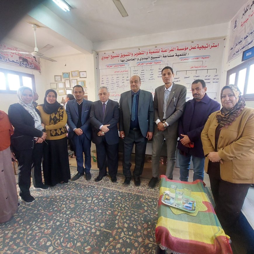 قرية النسيج بسوهاج تستقبل اللقاء الحوارى حول " دور العمال فى النهضة التنموية"