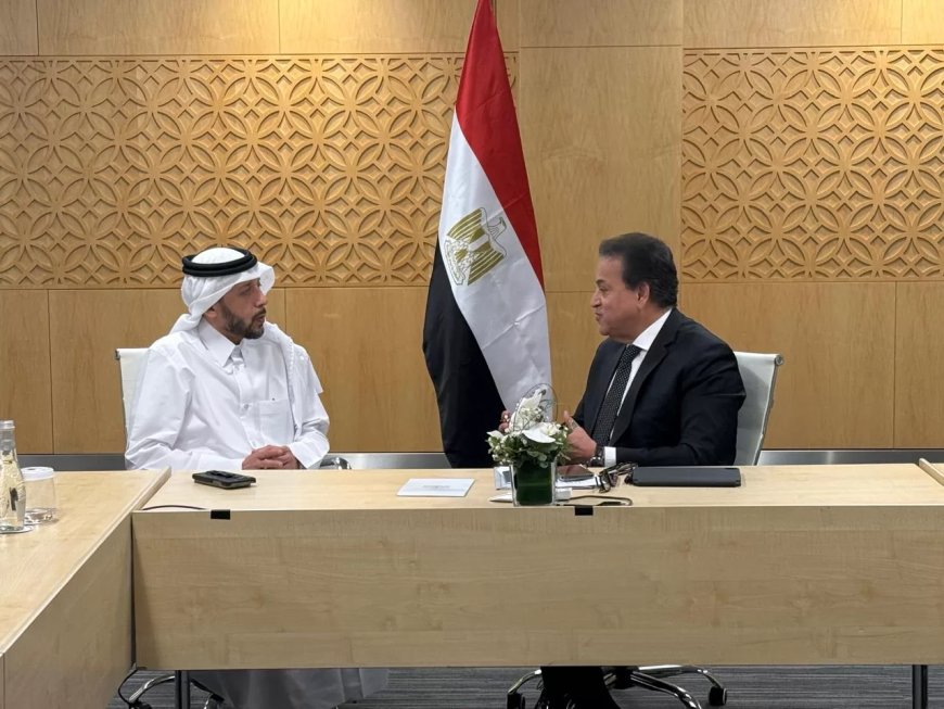 فى مؤتمر الصحة العربى بالامارات وزير الصحة التقي بوزيرة صحة مملكة البحرين ووزير صحة قطر لتعزيز سبل التعاون وتبادل الخبرات في القطاع الصحي