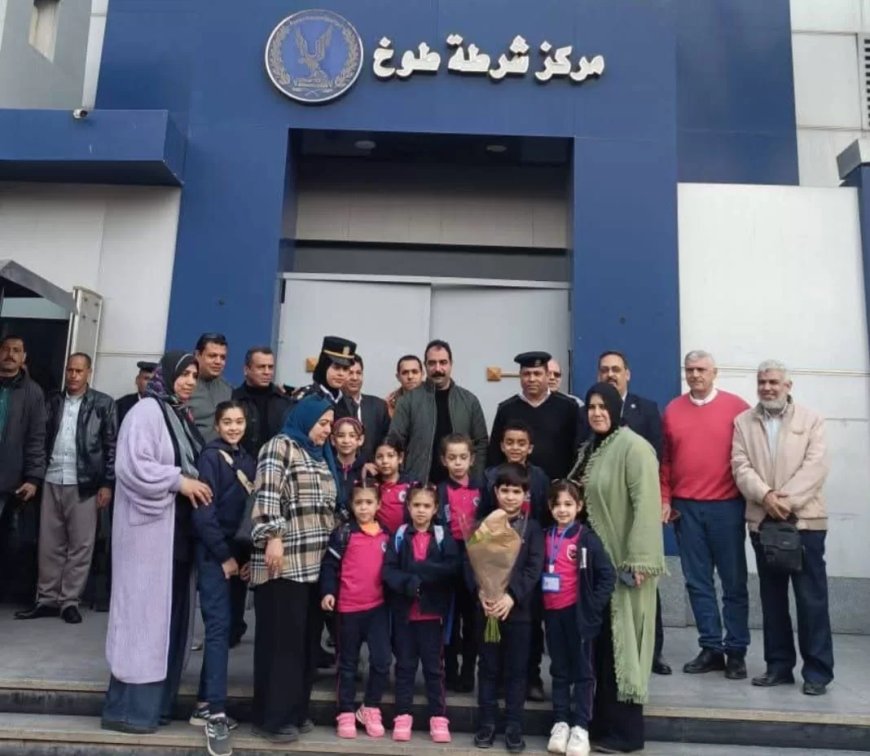 قيادات تعليم طوخ تقدم..باقات الورود لضباط الشرطة في عيدهم