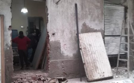 إيقاف أعمال تحويل شقة سكنية إلى محل بدون ترخيص بشارع ابن الملأ – محرم بك