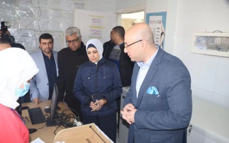 محافظ بني سويف يتفقد مستوى الخدمات الصحية ويستمع لمطالب واحتياجات المواطنين خلال تفقده لوحدة طب الأسرة بنزلة حنا والفشن 