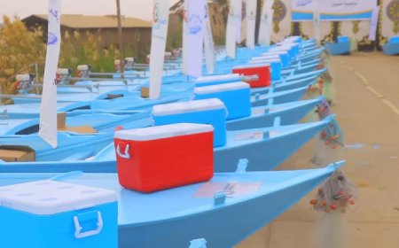 صناع الخير والنجاة الكويتية تسلم 26 مركب صيد إلى صغار الصيادين بقرية الساحل بادفو 