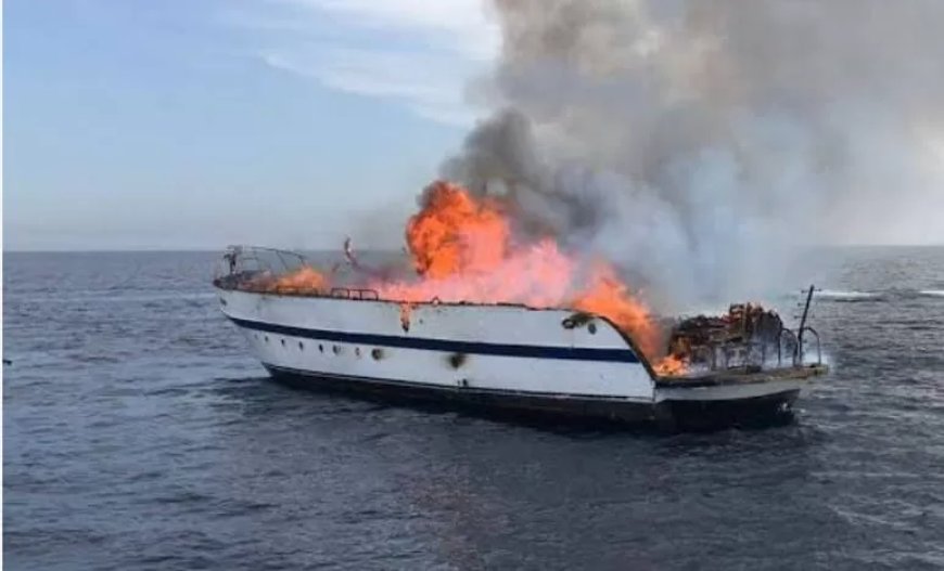 اندلاع حريق في لنش سياحي بخليج مكادي بالغردقة
