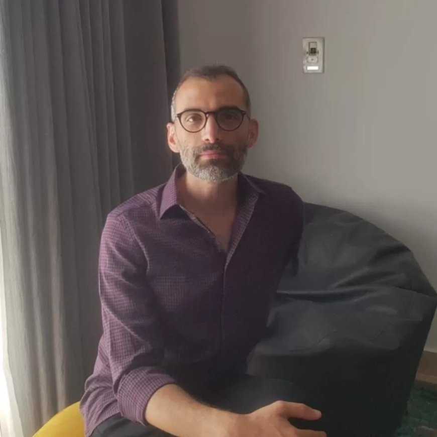 محمد رجاء يكشف عن أسماء الشخصيات الرئيسية ل” نص الشعب اسمه محمد”