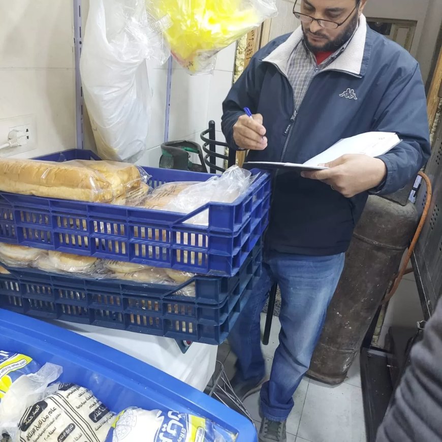  54محضراً والتحفظ على مواد غذائية  ومُثلجات ومُصّنعات لحوم منتهية الصلاحية في حملة لمراقبة الأغذية على 51 منشأة ببني سويف  وناصر 