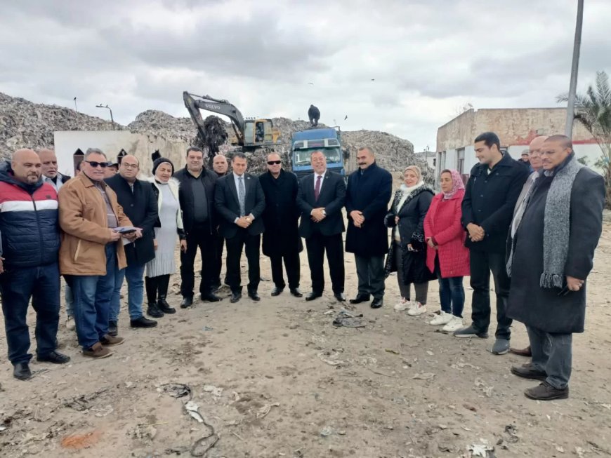 نواب المنتزه يتفقدون محطة الزياتين للنظافة بالإسكندرية