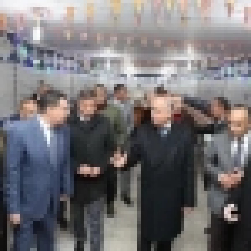 محافظ قنا يبحث مع وفد “حيّنا” استكمال دراسات البنية التحتية وتعزيز التنمية المستدامة