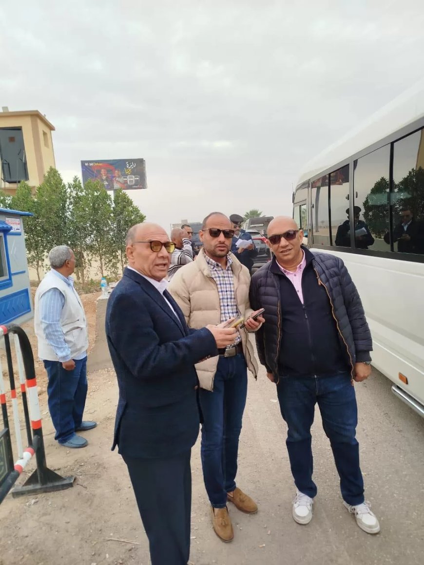 فى اليوم الأول لتشغيله بعد انتظار 12عاما..  تدفق كبير للرحلات السياحية من الغردقة للأقصر ..عبر طريق طيبة  ..    ثروت عجمى : الطريق يختصر ساعتين من زمن الرحلة و يسهم فى  زيادة عدد ليالى الإقامة  ..للزائرين