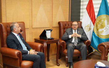 رئيس هيئة لرقابة الصحية يبحث مع نقيب أطباء أسنان مصر اعتماد عيادات ومراكز طب الفم تمهيدا لانضمامها لمنظومة التأمين الصحي الشامل