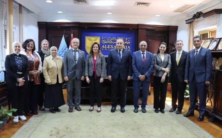 رئيس جامعة الإسكندرية يستقبل وفد السفارة الأمريكية بالقاهرة لمناقشة سبل التعاون الأكاديمى بين الجانبين