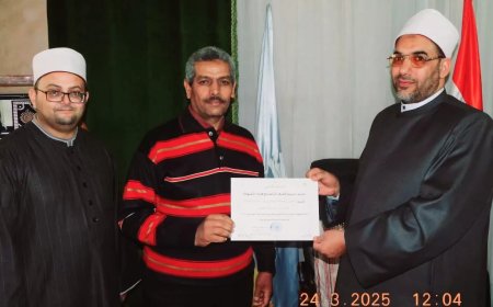 وكيل وزارة الأوقاف بالإسكندرية يكرم الفائزين في مسابقة الموظف المثالي لشهر مارس 2025