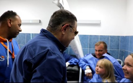 تحرك سريع ..محافظ البحر الأحمر يطمئن على السياح والمواطنين المصريين في حادث غرق غواصة بالغردقة