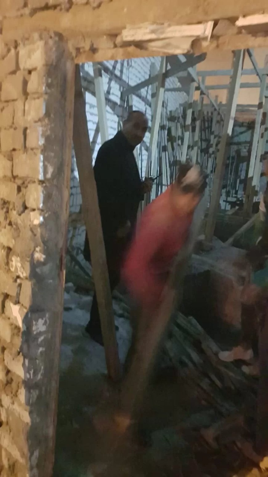 وقف أعمال بناء مخالف بشارع صفية زغلول في بني سويف