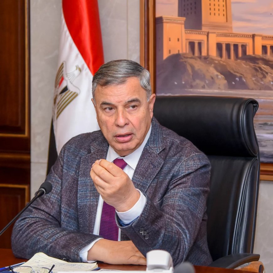 محافظ الإسكندرية يتدخل لمحاسبة كمسري أساء معاملة راكب