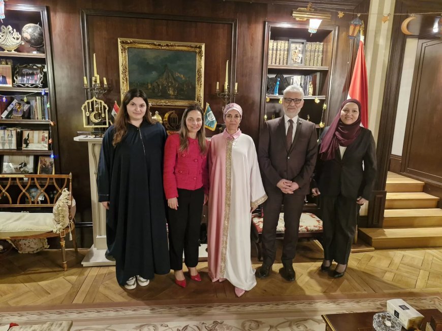 السفير مؤيد الضلعى يقيم مأدبة افطار فى البيت المصرى برومانيا