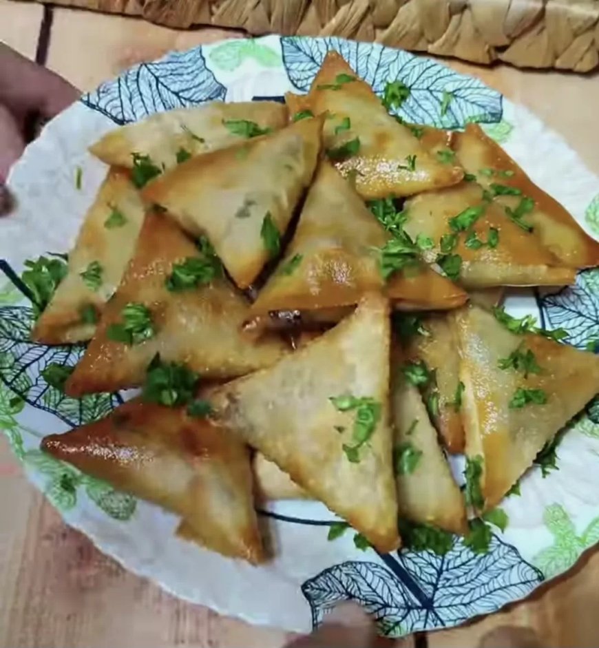 السمبوسة اللذيذة على سفرة رمضان بطريقه الشيف سماح ..بالفيديو