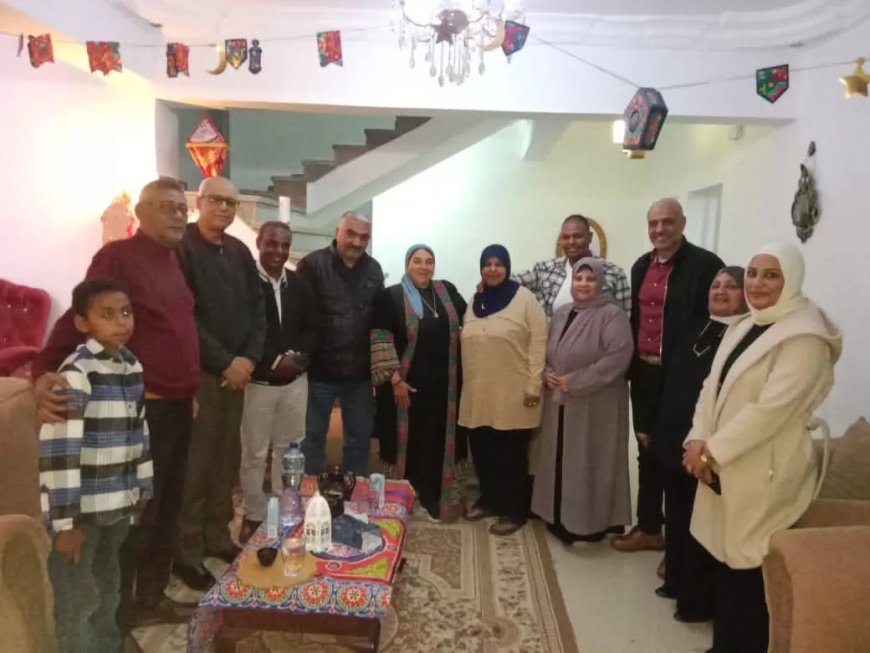 رئيس مدينة رأس غارب يهنئ “إلهام إبراهيم” محمد لحصولها على لقب الأم المثالية على مستوى الجمهورية