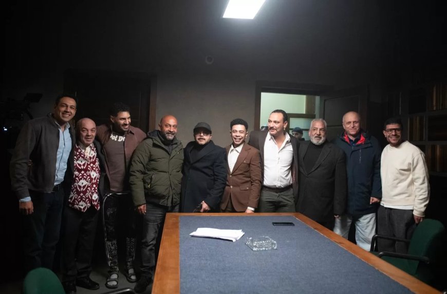 نجوم الفن يهنئوا صناع “قهوة المحطة” في موقع التصوير