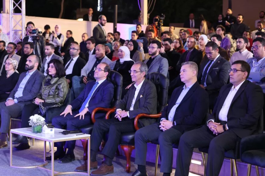 وزير الاتصالات :  اطلاق منصة رقمية لتوفير خدمات متنوعة للمهنيين المستقلين بالتزامن مع إطلاق وزارة المالية لحزمة من التيسيرات الضريبية لهم.