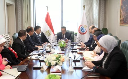وزير الصحة بحث مع رئيس الهيئة المصرية للشراء الموحد مستجدات إنشاء مراكز تدريب لتصنيع اللقاحات فى أفريقيا