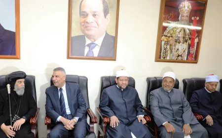 وسط أجواء من الود والمحبة .. محافظ أسوان يهنئ الأخوة الأقباط بمناسبة عيد القيامة المجيد بكنائس طوائف الأرثوذكس والكاثوليك والإنجيلية