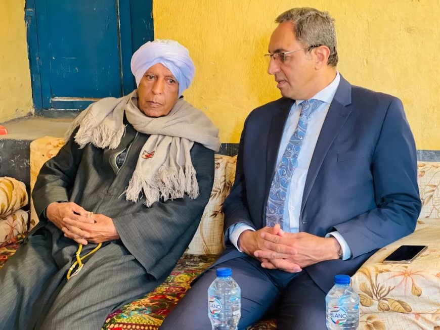 محافظ قنا يُقدِّم واجب العزاء في شهيد الواجب الوطني النقيب محمود عبد الصبور ابن قرية دنفيق بنقادة