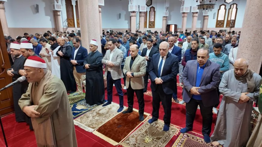 محافظ كفرالشيخ يؤدى صلاة الجمعة.. ويتفقد أعمال التطوير بمسجد النصر «الملك» بعاصمة المحافظة