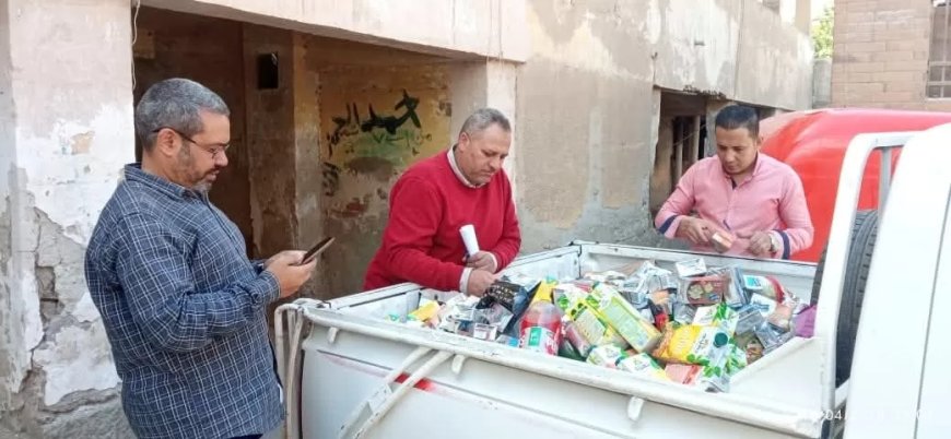 ضبط أغذية غير صالحة للاستهلاك الآدمي والتحفظ على 1800 عبوة زيت طعام بمركز العدوة
