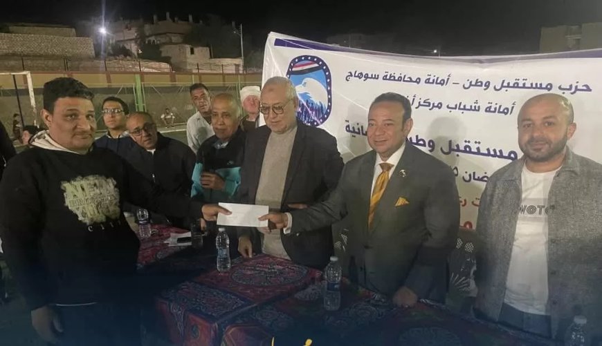 “مستقبل وطن” يكرم مراسل “المساء” بسوهاج