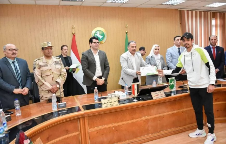 … محافظ الشرقية يُكرم لاعبي فريق السلة (رجال) بنادي الشرقية الرياضي لصعودهم لدوري الدرجة الأولي موسم 2025