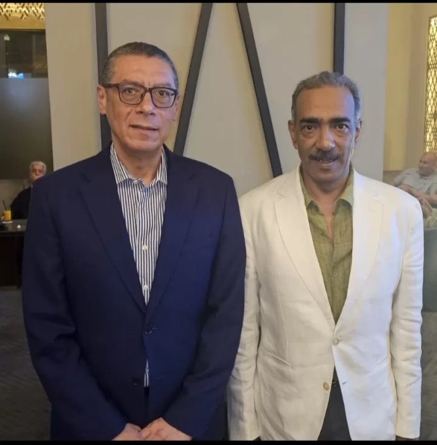 ياسر قمر يستقبل رئيس الاتحاد العربي للكرة الطائرة عقب وصوله للقاهرة