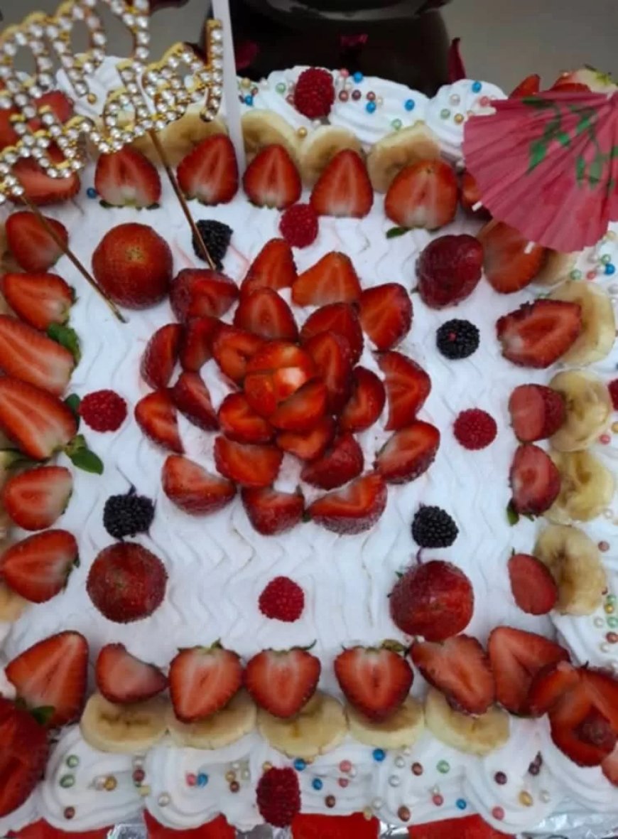 اسرع طريقةلاعداد قالب كيكة الفراولة لعيد الربيع